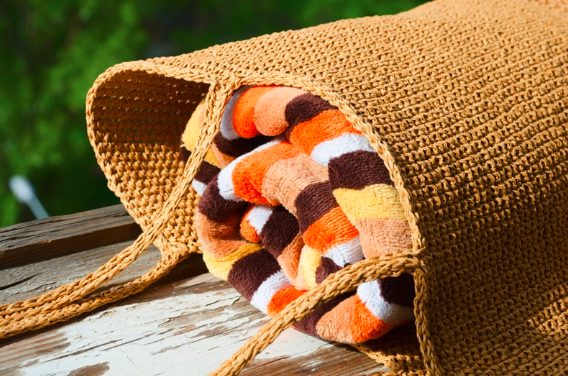 Bath Towel vs. Beach Towel: Which One Should You Choose?